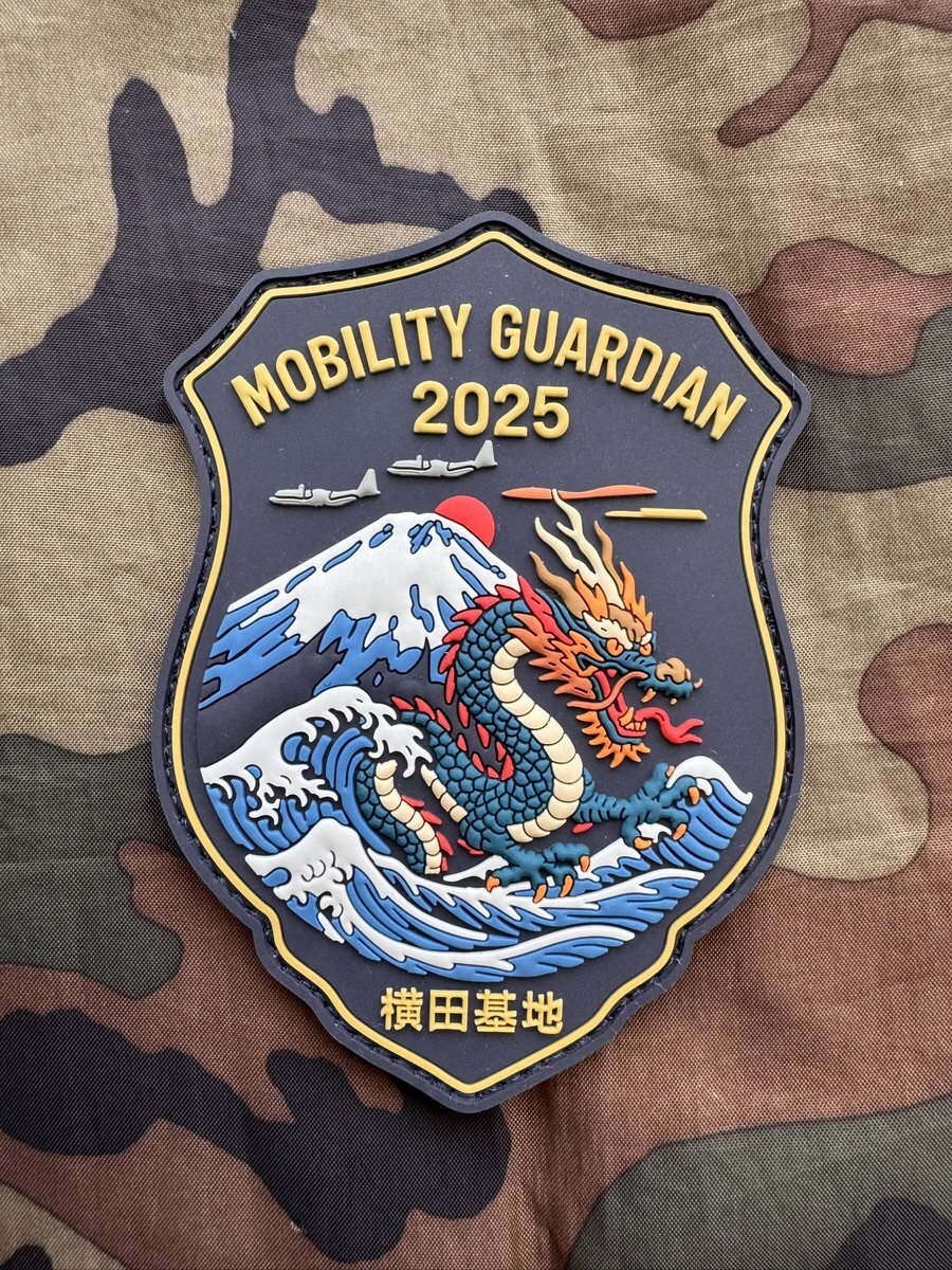 横田基地　パッチ 完売品】 横田基地友好祭2025 パッチ ワッペン - メルカリ