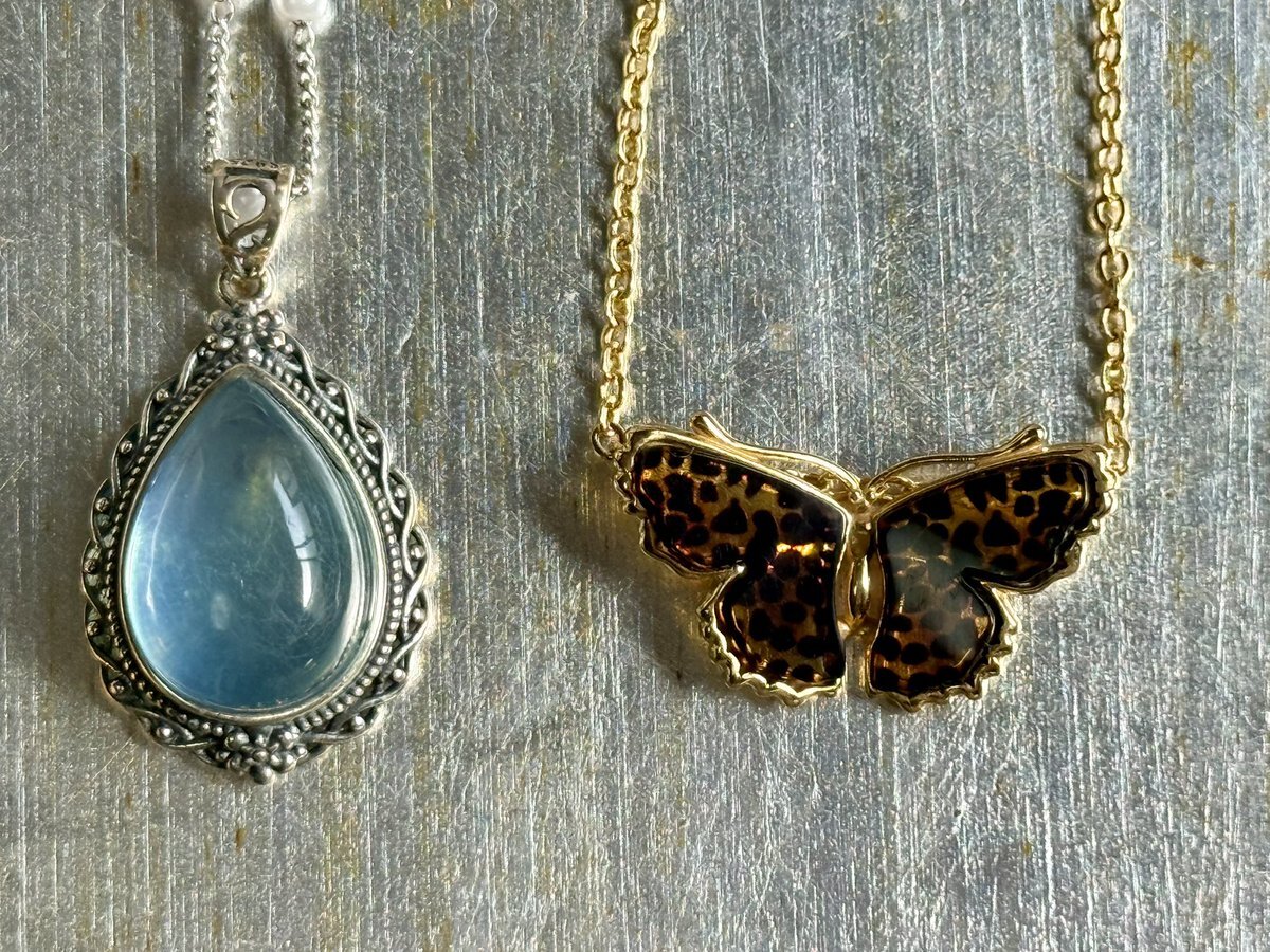 万博ポーランド館ミルキー琥珀ピアス新品未使用 万博ポーランド館ミルキー琥珀ピアス新品未使用 万博ポーランド館