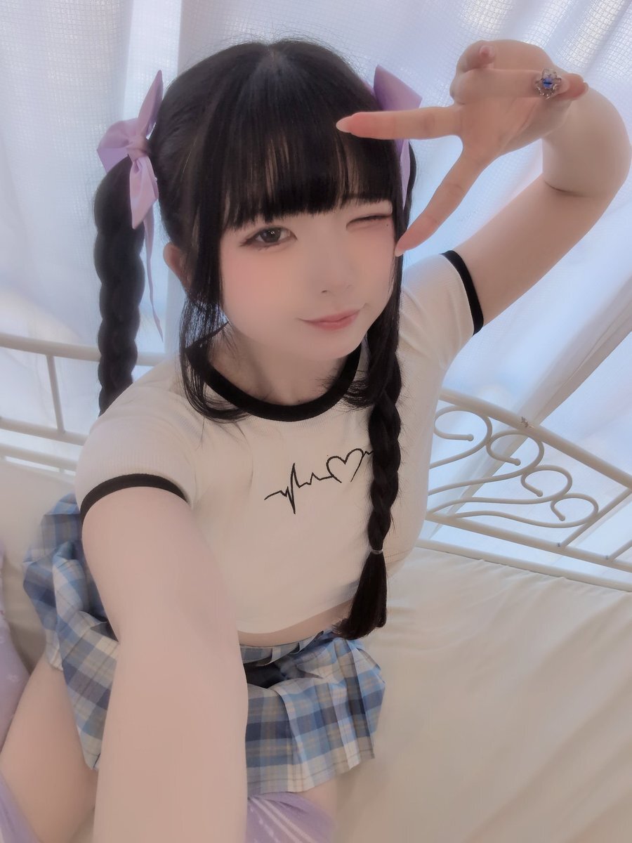 大人なのに女児下着 