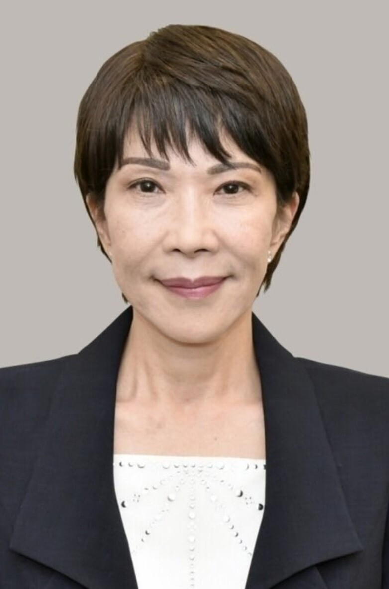 高市早苗氏、日本初の女性首相に就任