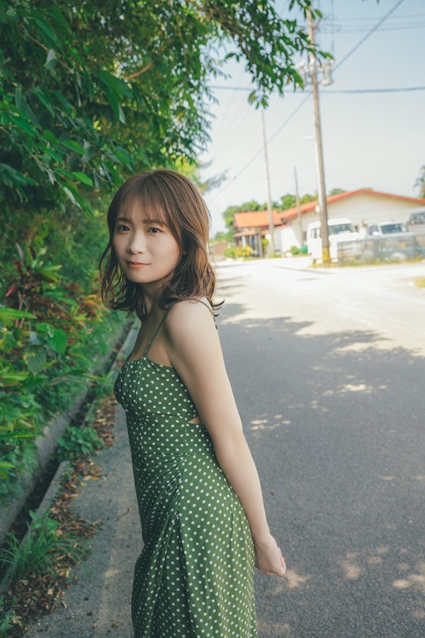 乃木坂46 秋元真夏、生田絵梨花、白石麻衣、深川麻衣 写真集