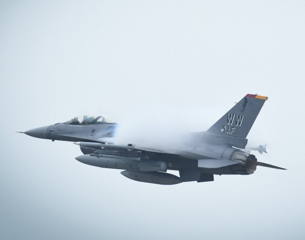 F16デモチーム バッグ pacaf f-16 demoteam ヘルメットバッグ - メルカリ