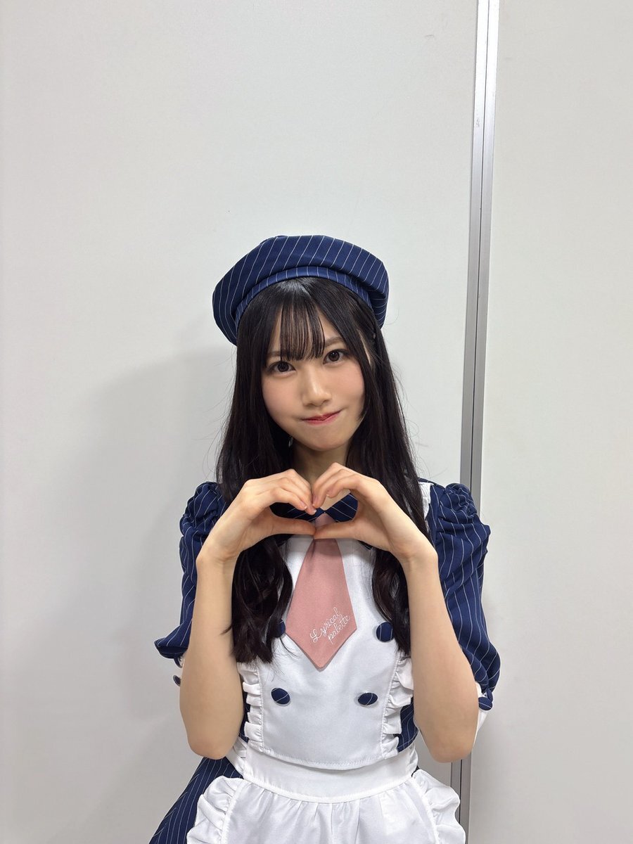 鶴崎仁香、パティシエ姿でファンを魅了？