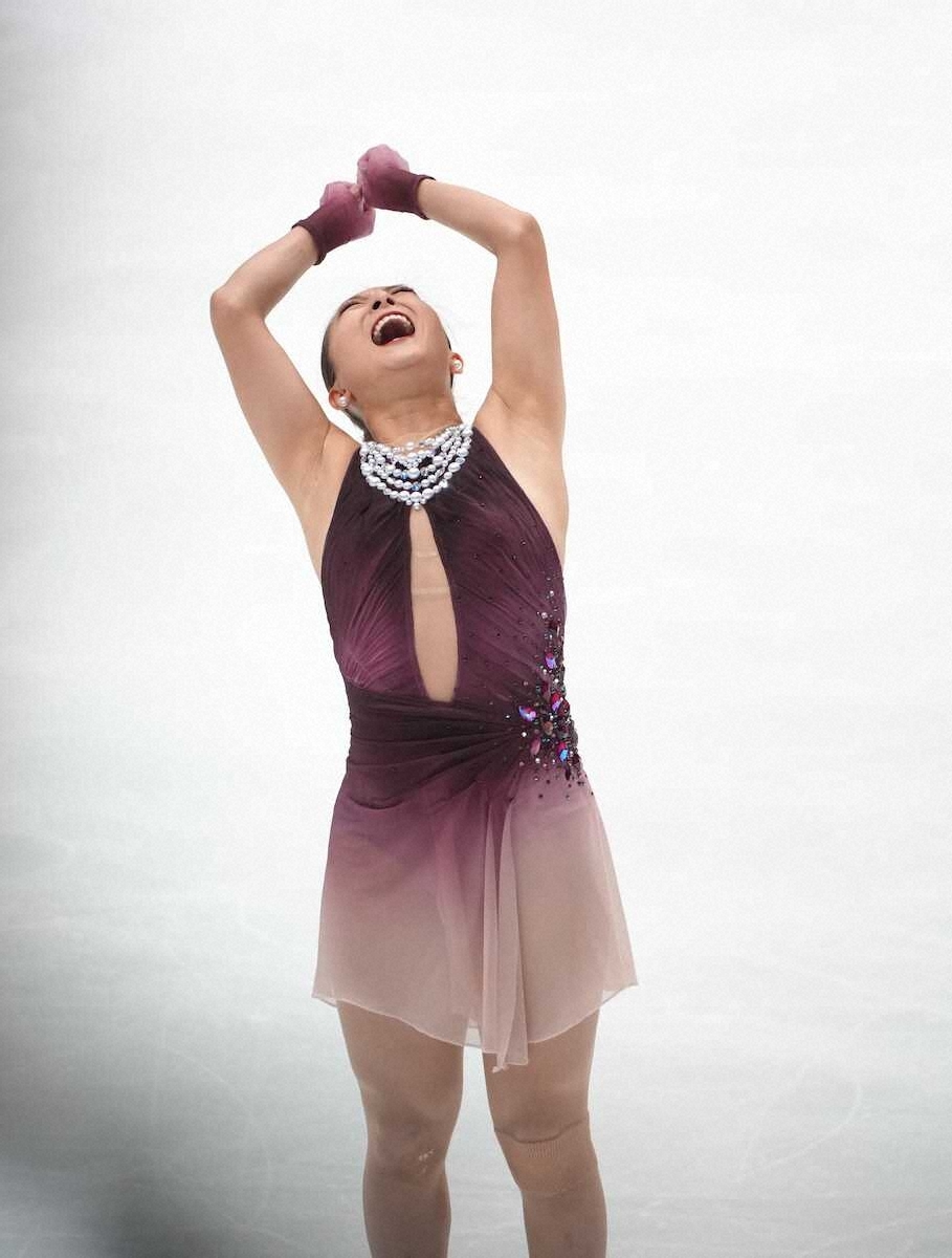 坂本花織選手、伊藤みどりさんの前で輝いた！