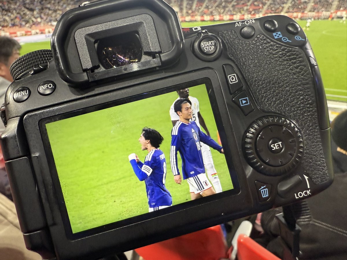 南野拓実選手のゴール、SNSを沸かせた！