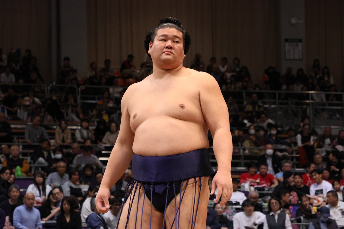 朝乃山、初日は黒星だった？