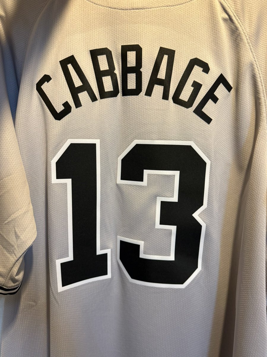 巨人ファン熱狂！来季スタメン予想でキャベッジ残留か？