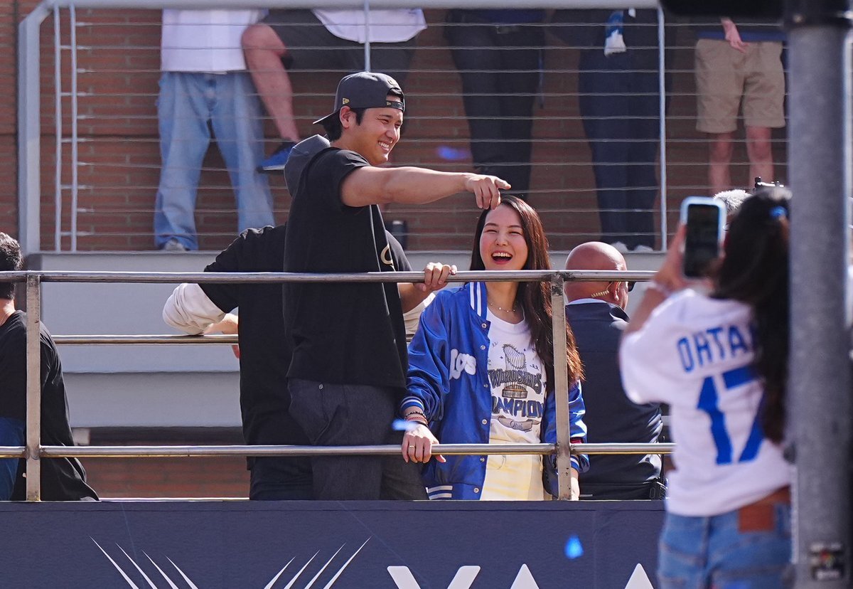 大谷翔平選手、WS連覇パレードで笑顔を見せた！