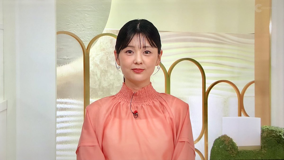 日本テレビ アナウンサー佐藤梨那直筆サイン色紙 可愛すぎる」日テレ佐藤梨那アナ「とりあえずなんかポーズ」私服