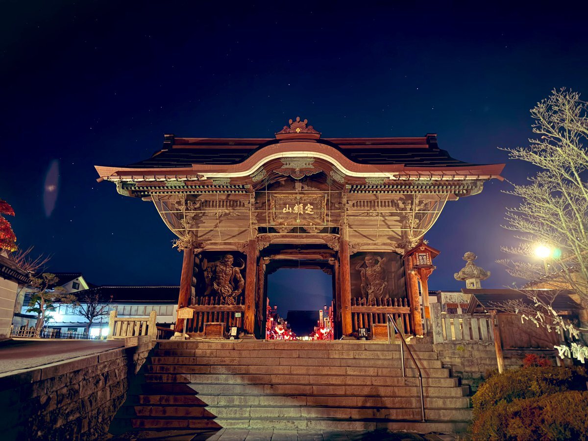 足立区ひき逃げ事件：犯人逮捕、身元情報に注目が集まる