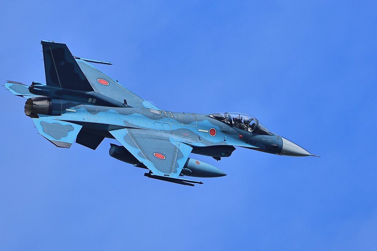 特別出品✨日本の航空自衛隊✨陸上自衛隊✨まとめ購入✨1/144✨ 1/144 航空自衛隊 C-1輸送機 第403飛行隊 創設40周年記念塗装機