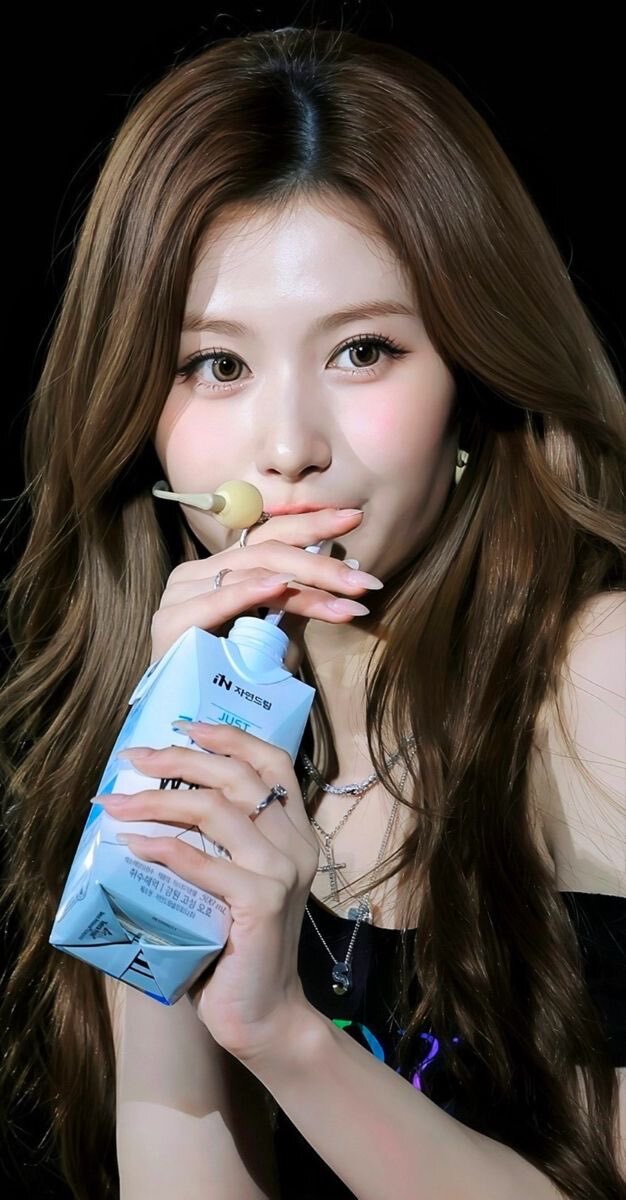 Amazon.co.jp: TWICE サナ SANA トレカ 2枚 : おもちゃ