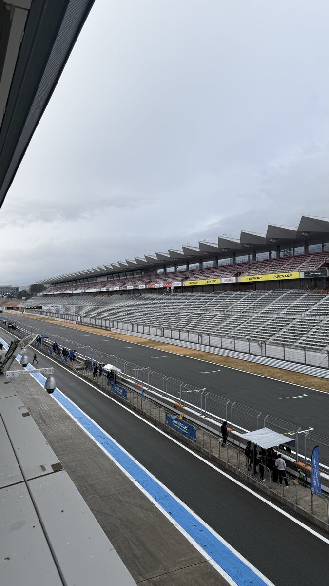 雨が降ってきた！SNS上、予定変更や外出自粛の声