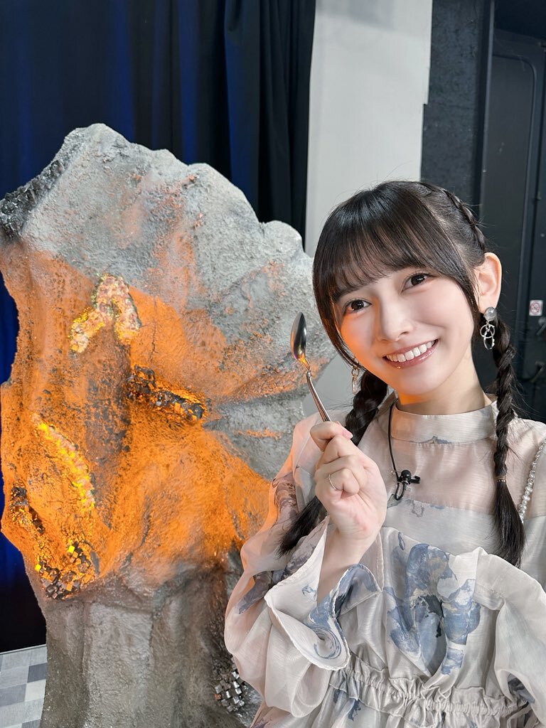 「小峠英二のなんて美だ！で池田瑛紗がマジックに挑戦！？」