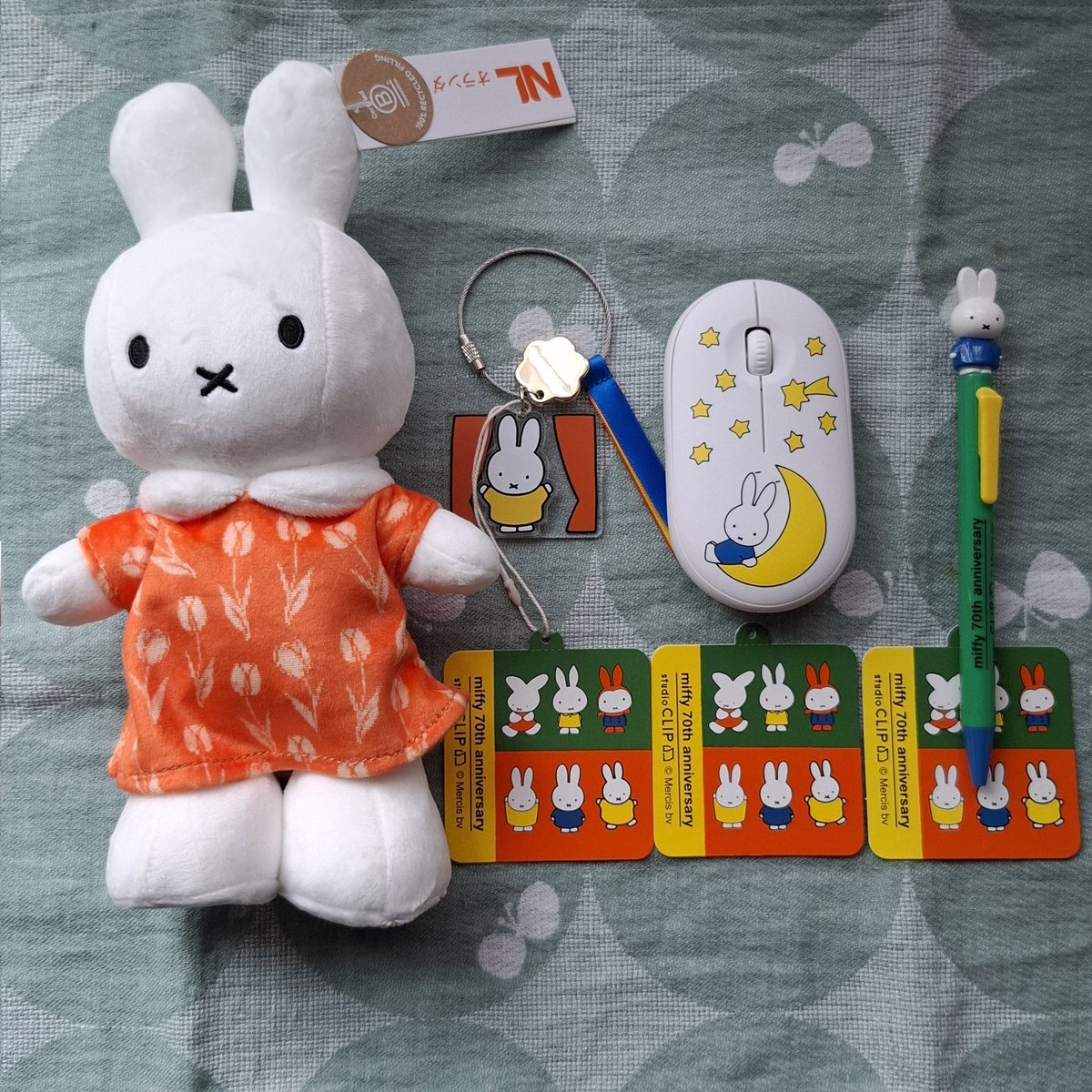 新品未使用　万博限定　ミッフィーぬいぐるみキーホルダー H*e様 大阪関西万博限定 ミッフィー キーホルダー オレンジ 新品