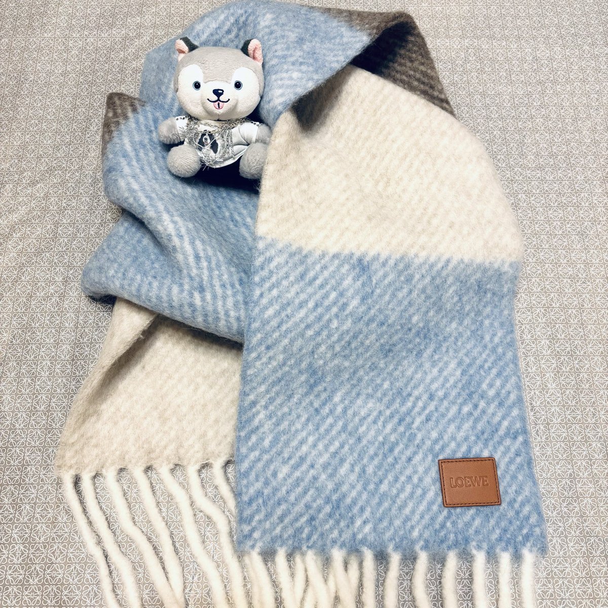 ロエベ マフラー」のYahoo!リアルタイム検索 - X（旧Twitter）を