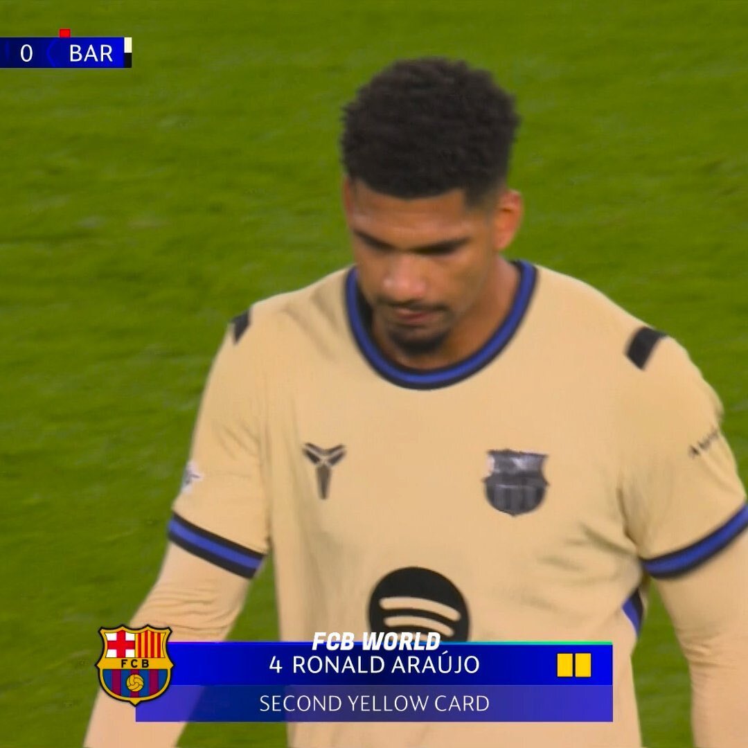 アラウホの退場、バルサファンは「もう終わり」と嘆く