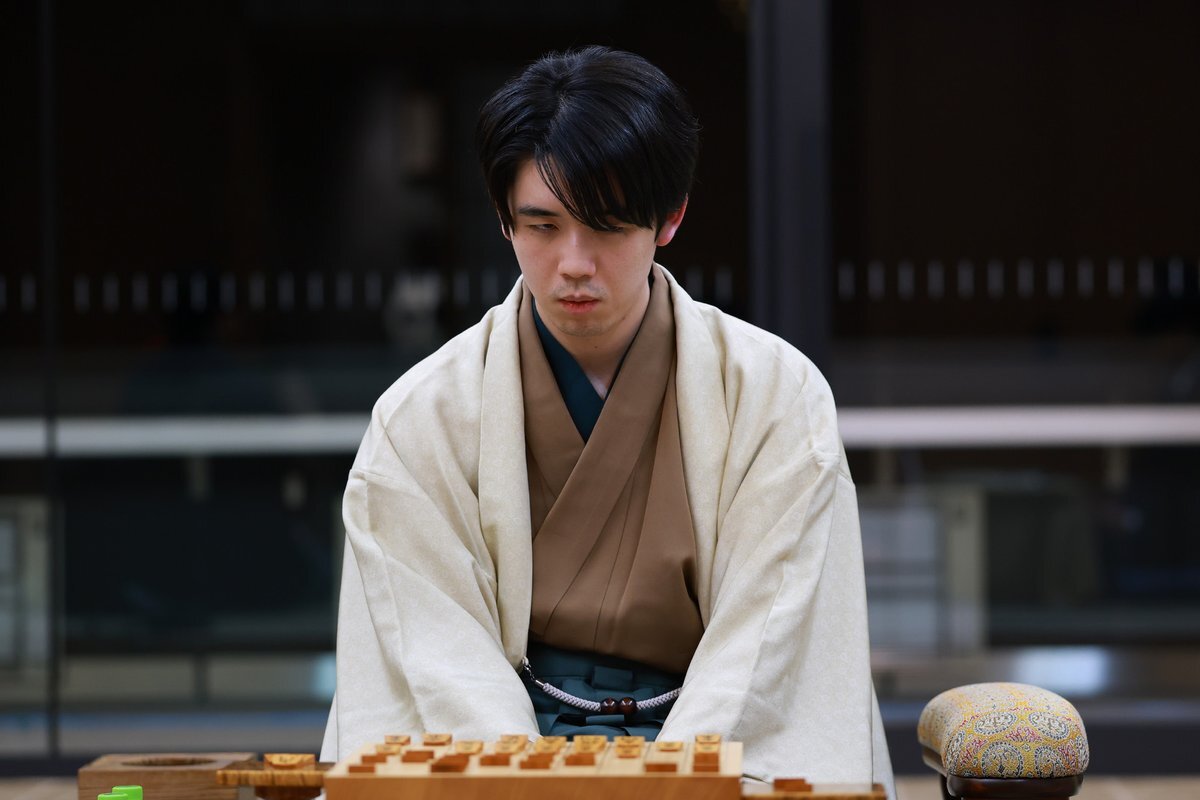 藤井聡太竜王、史上最年少で永世竜王の資格を獲得！