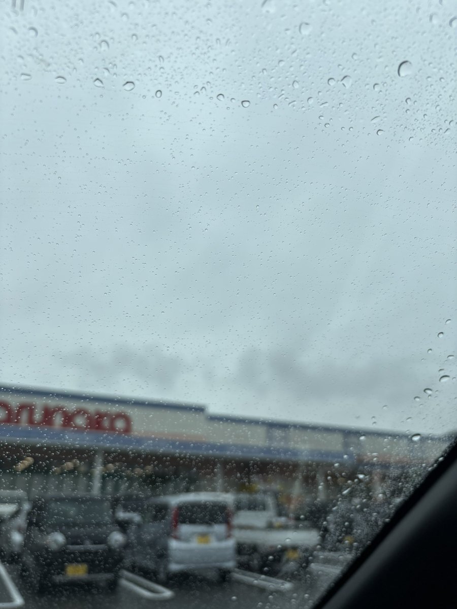 雨天の運動会、開催すべき？