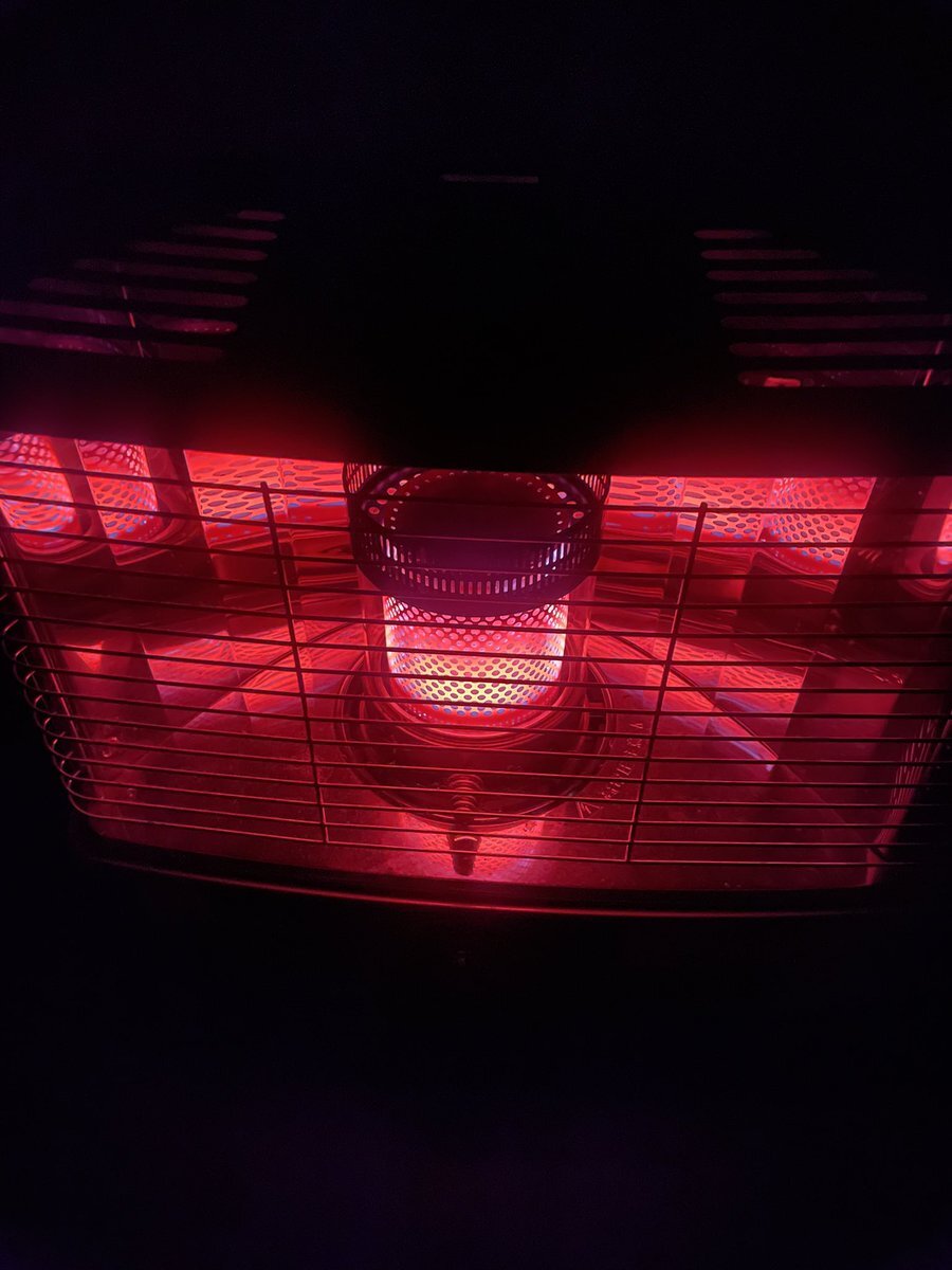 北海道で猛吹雪と暴風雪による停電、住民不安の声