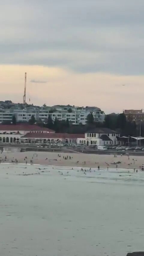 シドニー・ボンダイビーチで銃撃事件発生、複数人負傷