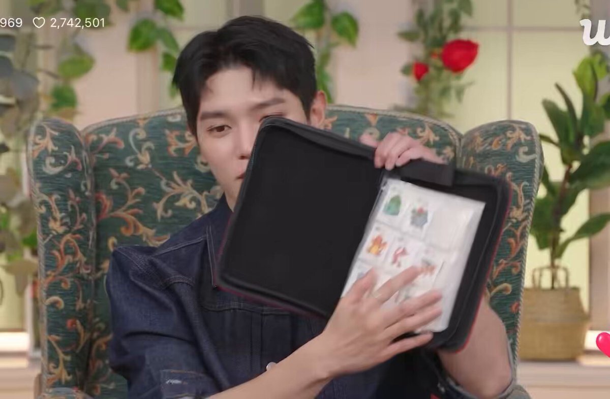 除隊後初の可愛さ！テヨン、ポケモンシール集めが話題に