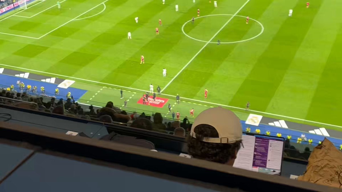 ヴィニシウス、試合内容に疑問の声も　守備意識の向上に称賛も