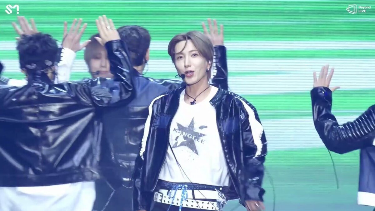 小学生の髪染め、SNSで賛否両論