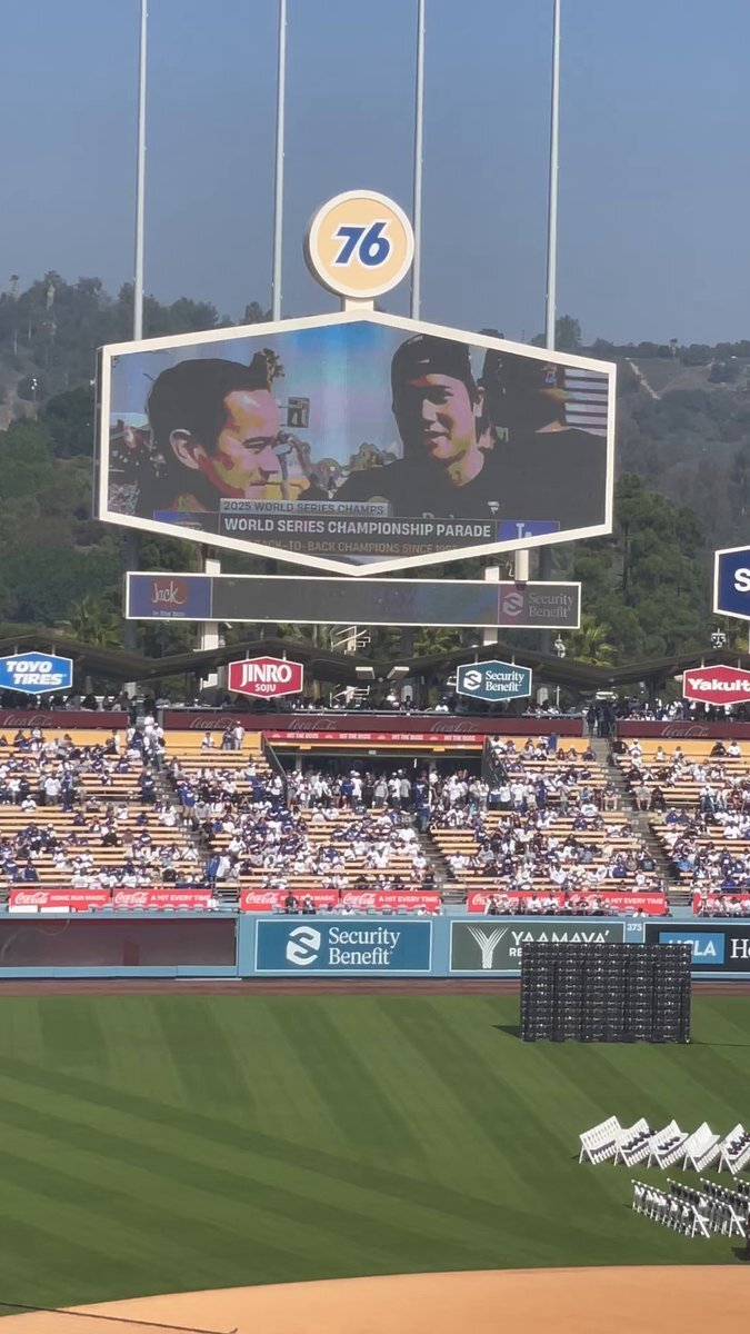 ドジャース、ワールドシリーズ連覇！パレードで歓喜の渦