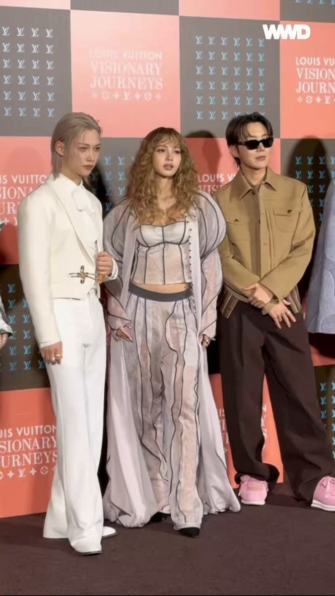 Felix、ルイ・ヴィトン展で王子様級の美貌にファン魅了