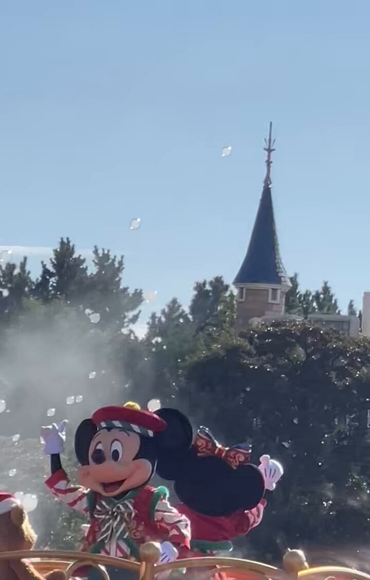 東京ディズニーランドで話題の「トイ・ワンダラス・クリスマス」とは？