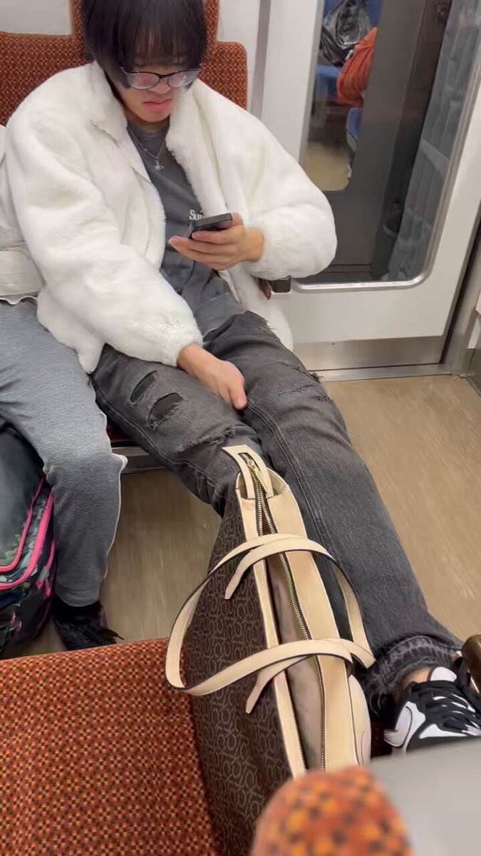 富裕層の子供を巡る「クソガキ」論争