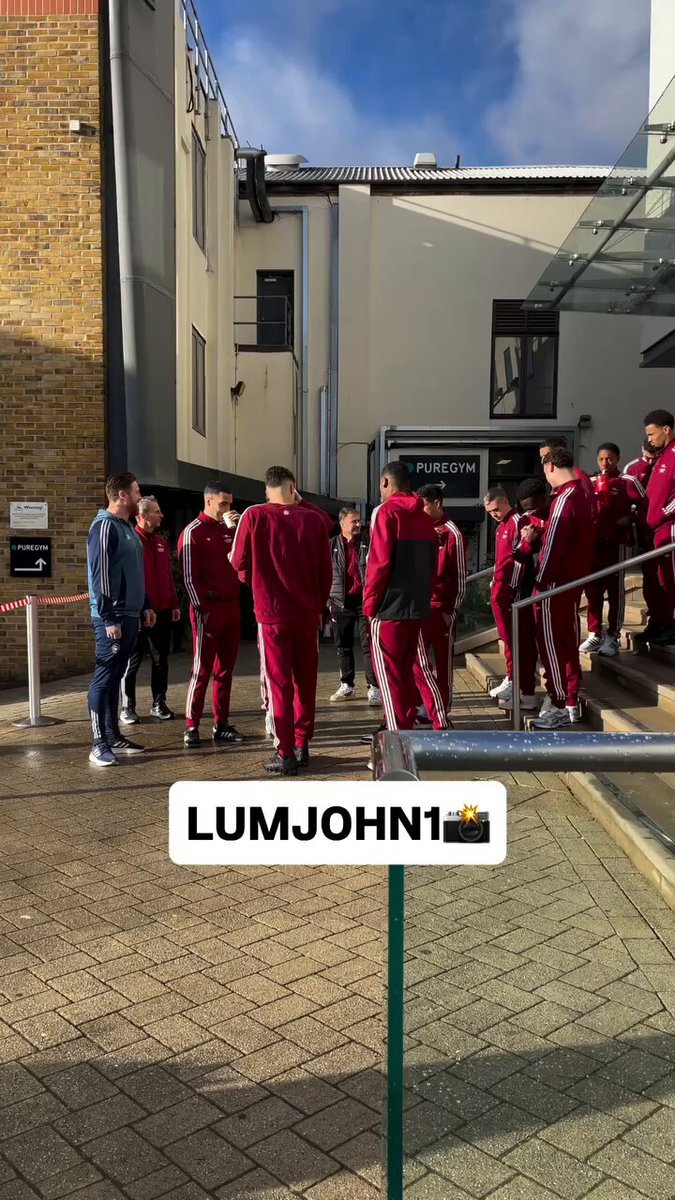 アーセナル ティンバー、トッテナム戦で圧巻の活躍にファン興奮！