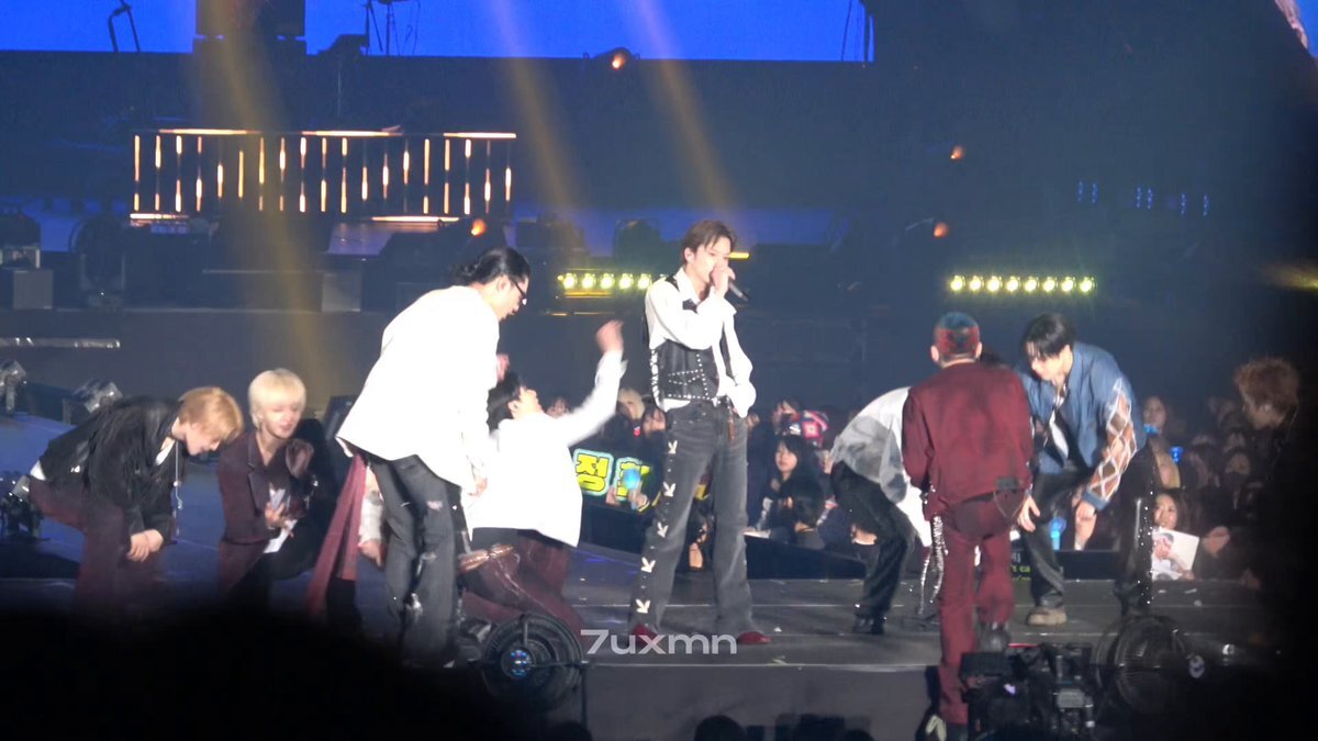 TREASUREのアジェ、コンサートでファンをキュンキュンさせる！