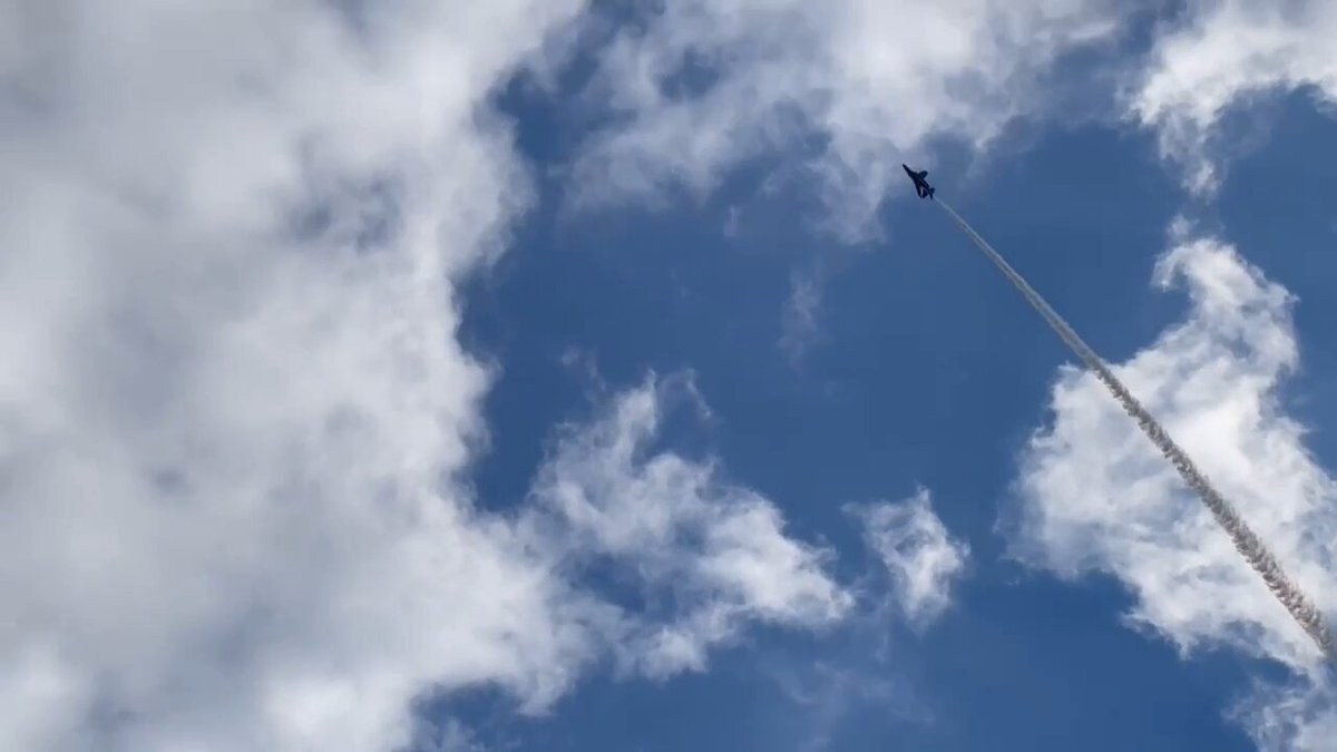 ブルーインパルス、国スポ閉会式で空を舞った！