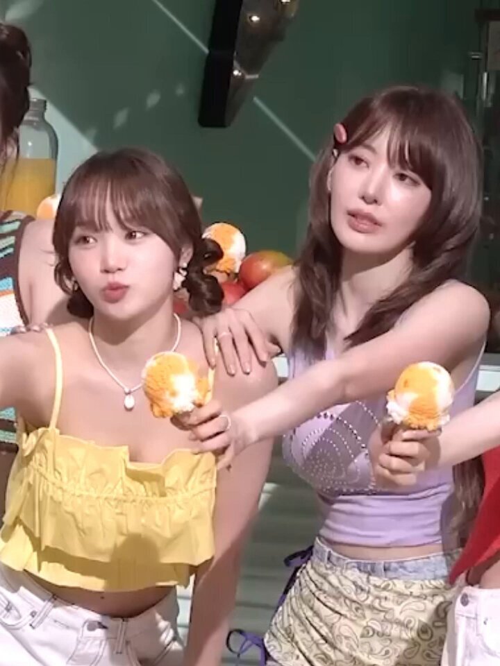宮脇咲良 直筆サイン入り写真 Halloween Night　握手会 宮脇咲良 直筆サイン入り写真 Halloween Night 握手会 最終値下