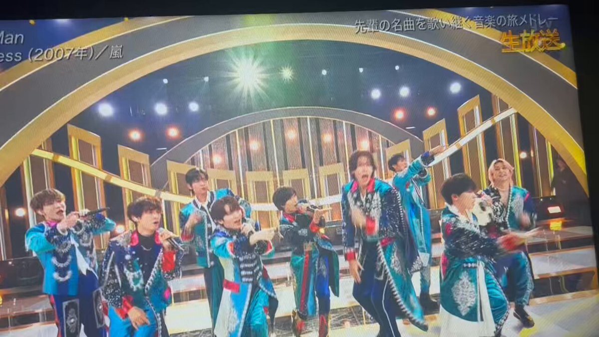 SixTONES「シンデレラ・クリスマス」にファン興奮！「すとんず最高！」