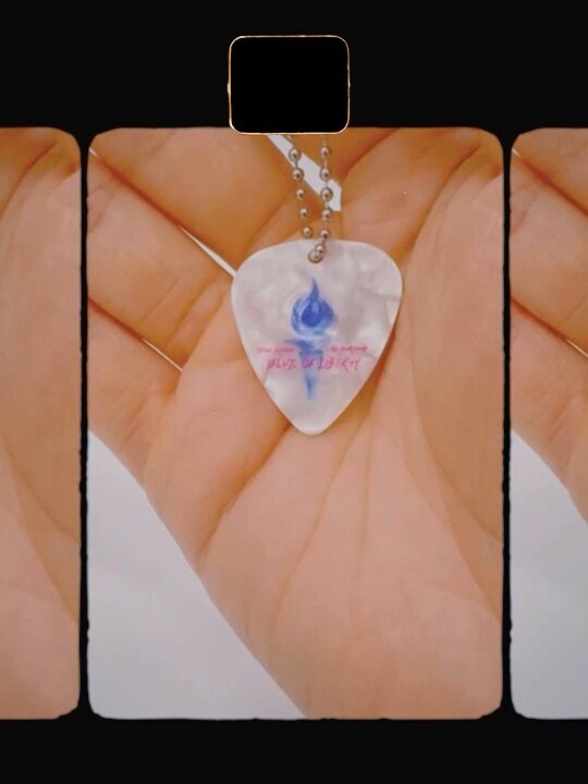 京本大我、ファンに手形ピックチャームをプレゼント！