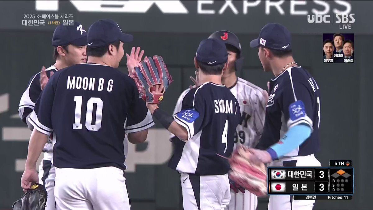 野村選手の打球、天井に当たった！