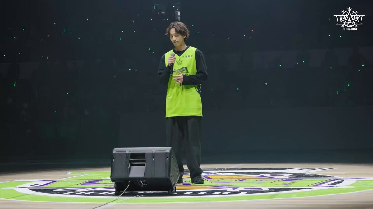 島太星選手、国歌独唱でファンを感動させた！