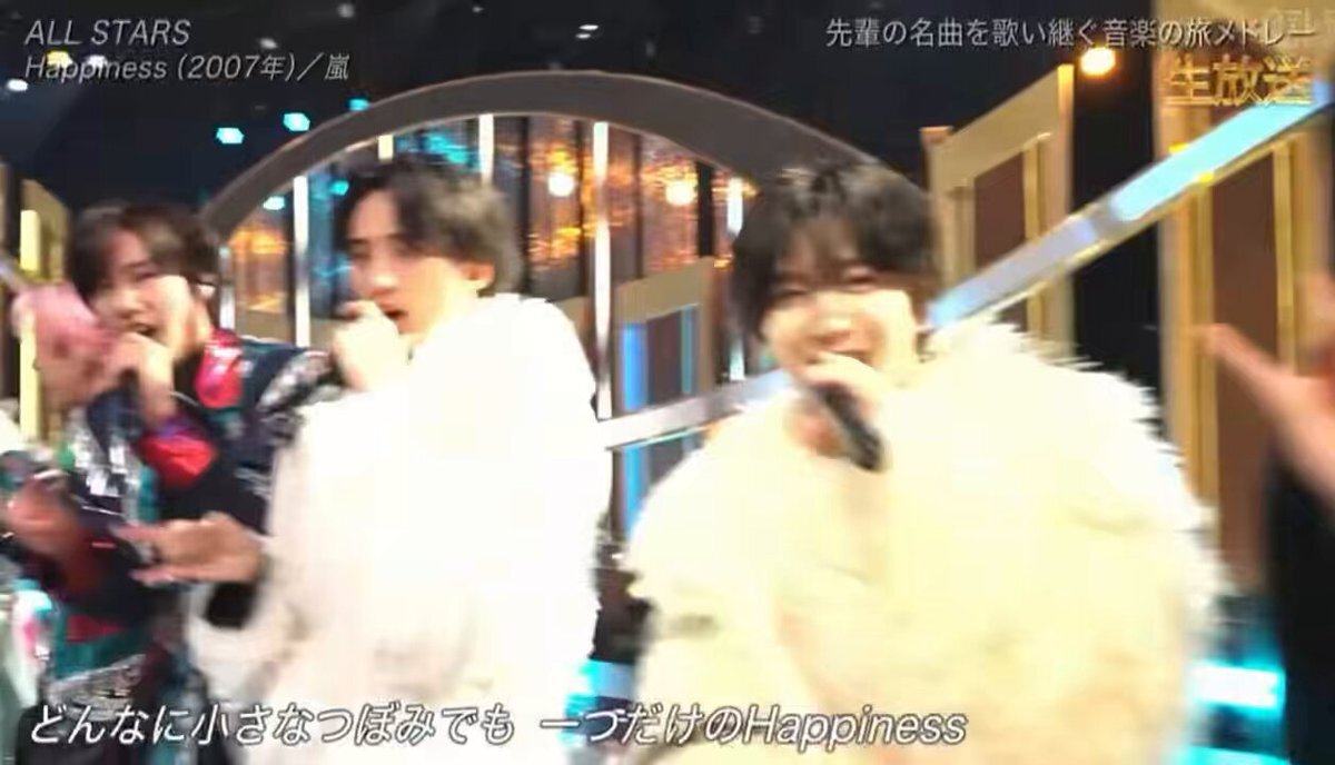 SixTONES、ベストアーティストで肩組んで歌う姿にファン感動