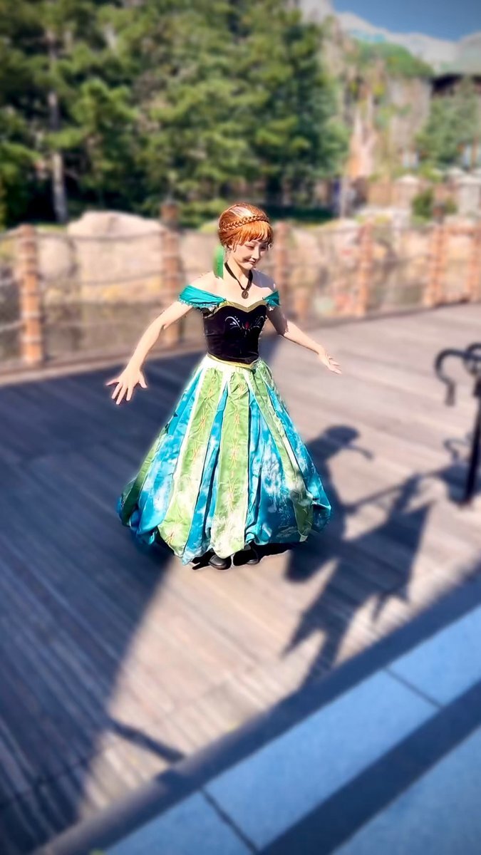 アナ、仮装、ネックレス付き Ｄハロで一回しか着ていません。 アナ、仮装、ネックレス付き Dハロで一回しか着ていません。 アナ