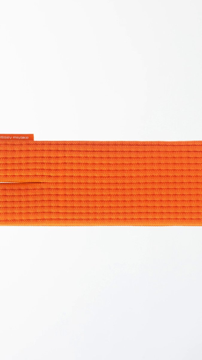 iPhoneを身につける？Appleとイッセイミヤケの意外なコラボとは？