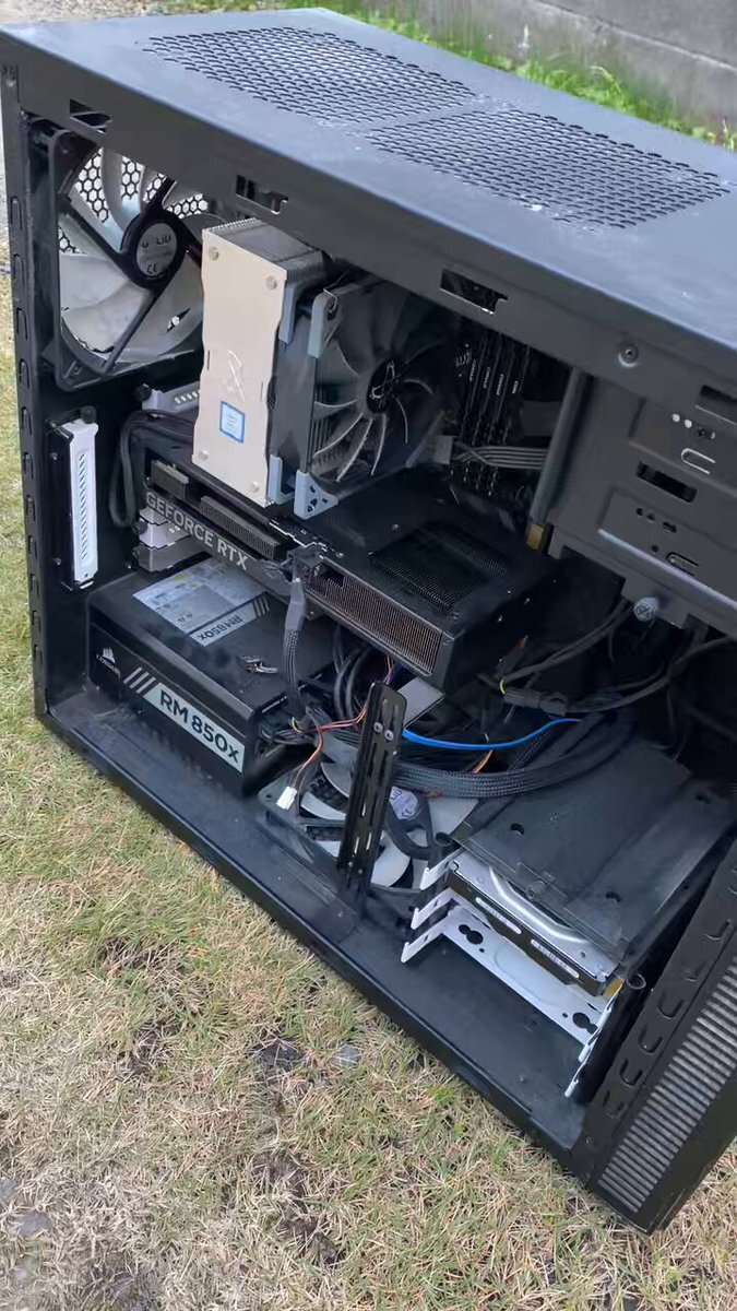 新しいパソコンで作業効率アップ！ 導入の喜びと苦労を語るユーザー続出