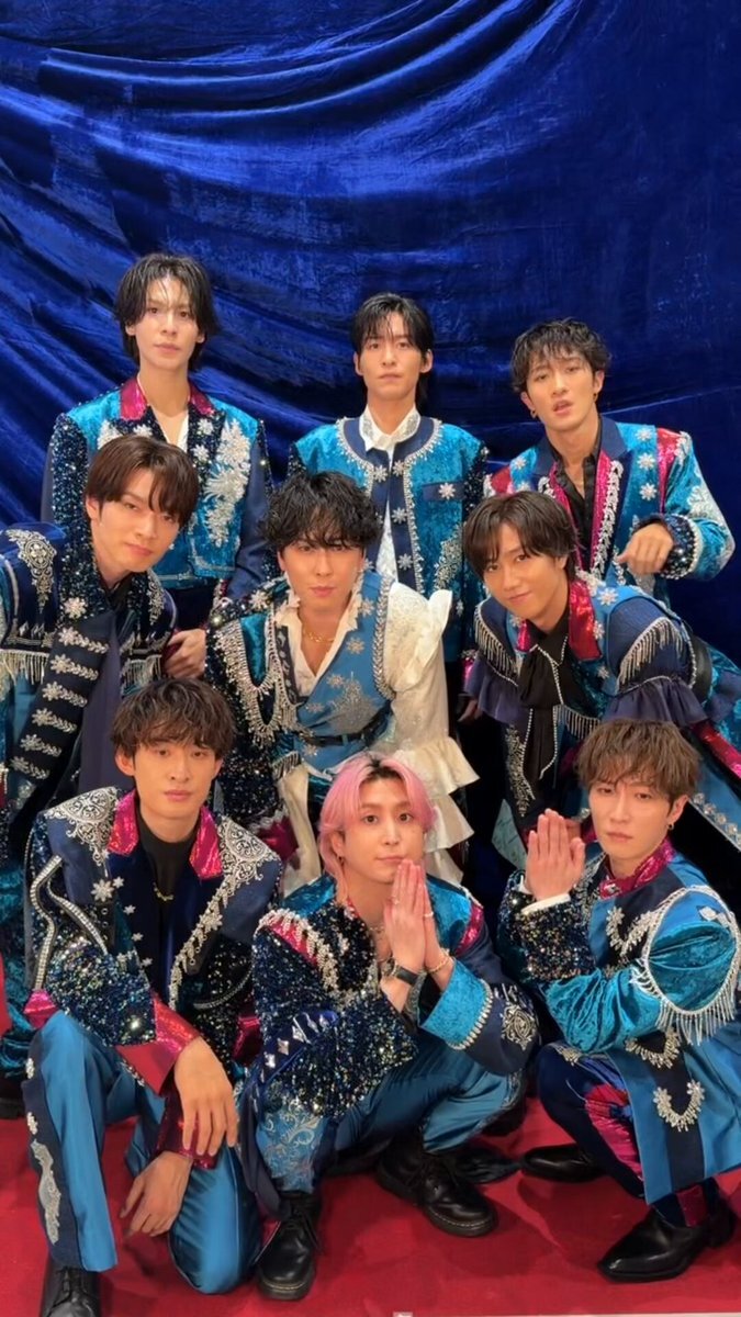 Snow Man新ターコイズ衣装にファン興奮！「かっこいい」「ときめきとまらん」