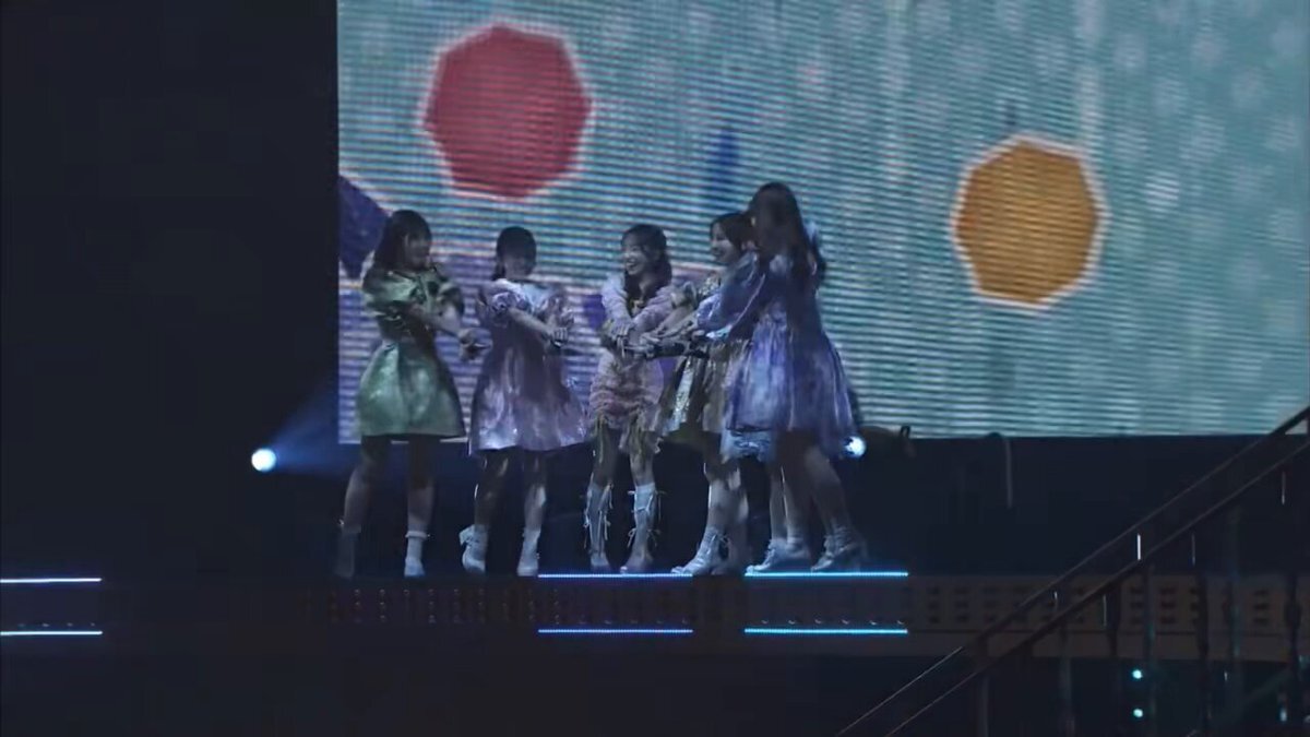 なこみく、AKB20周年記念コンサートでファンを魅了！