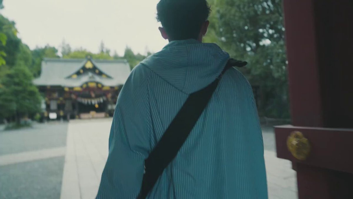 岩本照、秩父神社で癒やしのモーニングを楽しむ