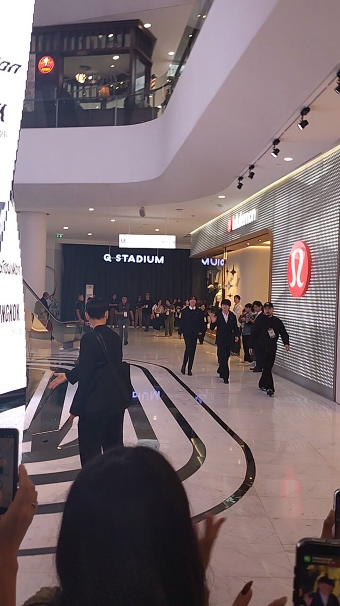 あべだてラウ、バンコクでどんなパフォーマンス？