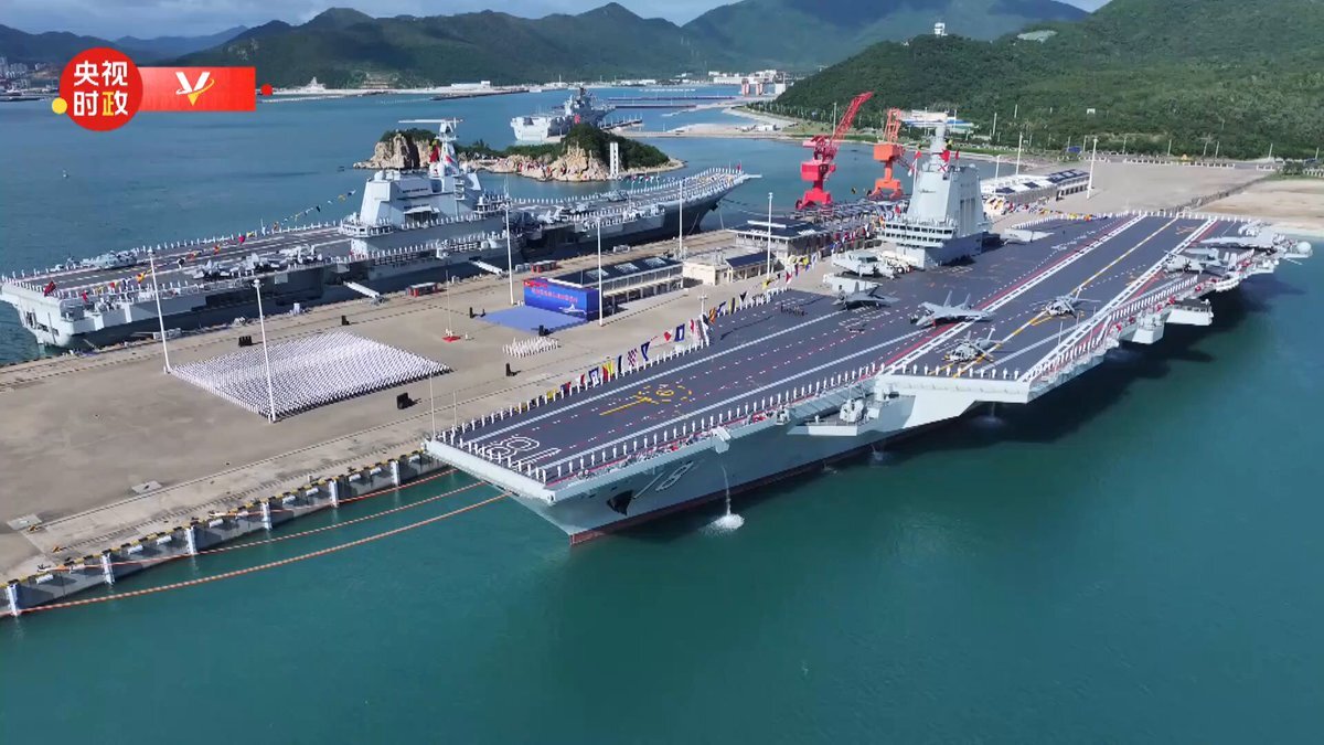 中国、新型空母「福建」就役