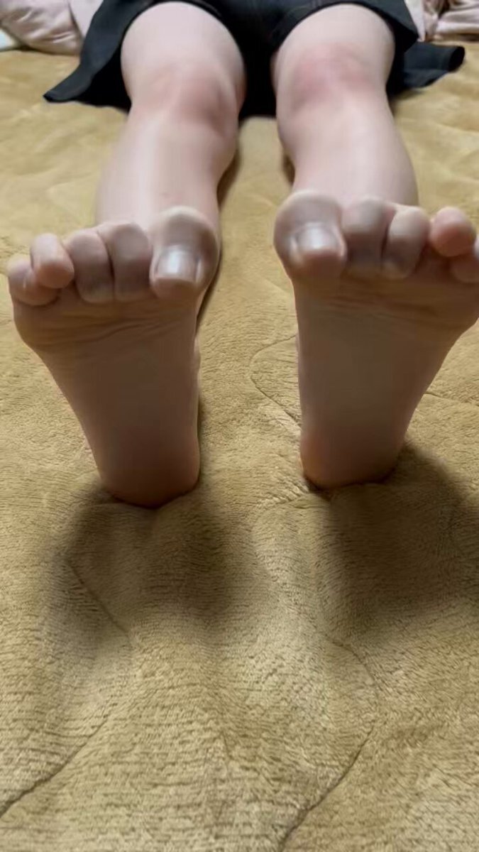 盗撮　熟女　開脚 